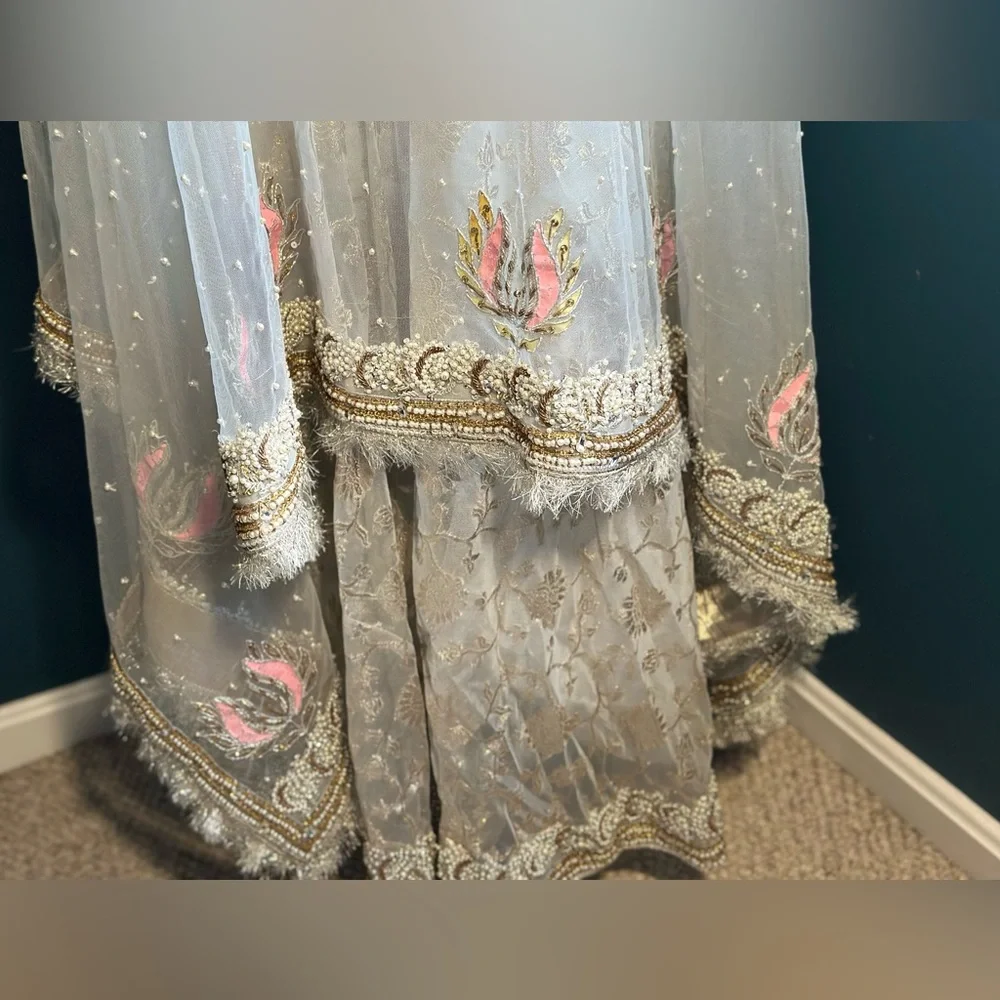 Pakistani Bridal gown - Picture 6 of 12